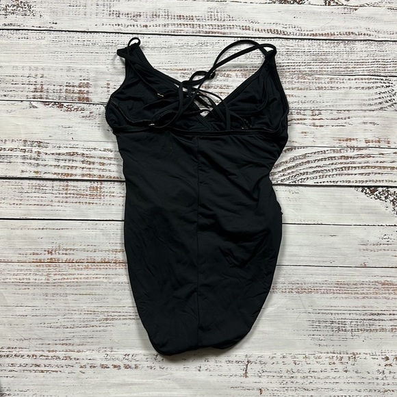 La Blanca island goddess cross back one piece bathing suit size 8 - Picture 5 of 8